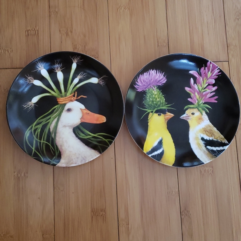2 Vicki Sawyer Plates Whimsical Unique Duck Finch - Picture 1 of 4